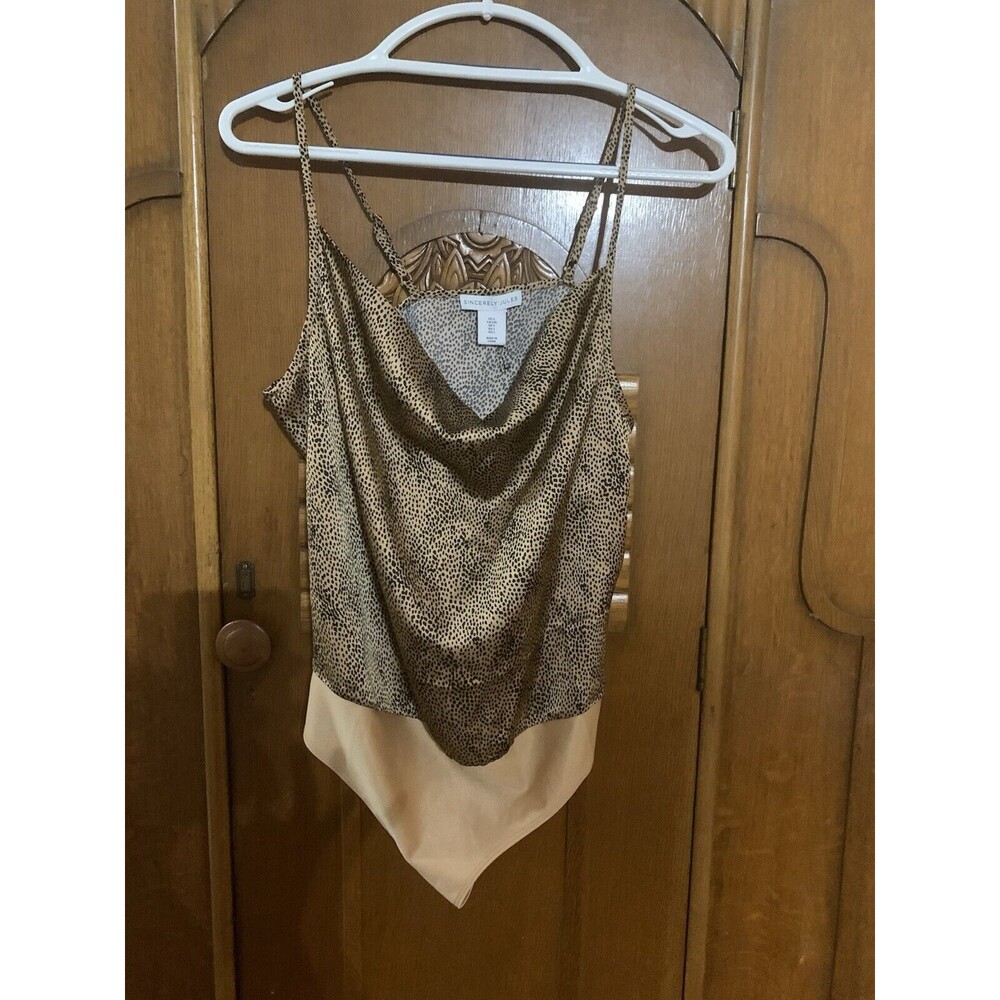 Sincerely Jules Cheetah Print Bodysuit With Scoop Neck.  Size Large. B35
